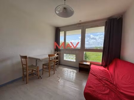 longuenesse - studio de 18 90m² avec une place de parking