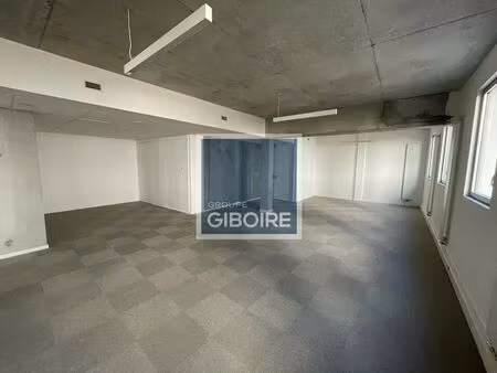 location bureaux 392 m²