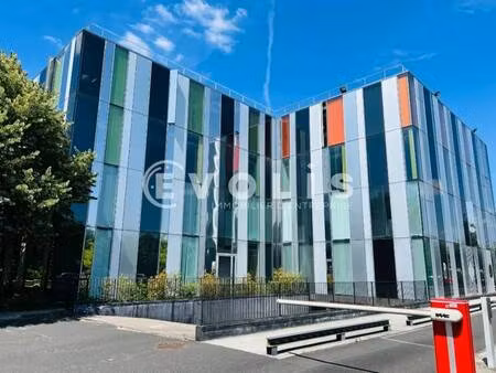 location bureaux 600 m²