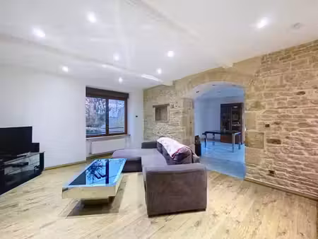 maison en pierres de type 4  à louer  à oingt