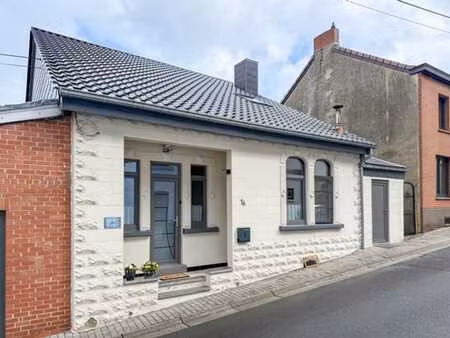 superbe maison (utilisable en plain-pied) en excellent état!