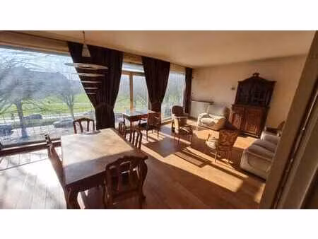 appartement 3 chambre de + ou - 125 m²trés bien situé
