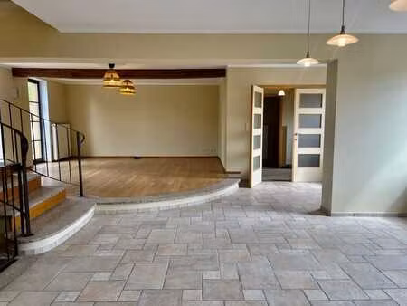 spacieuse lumineuse maison entièremt rénovée 3ch jardin pkgs