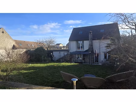 ensemble immobilier de 400m2 sur 830m2 de terrain - 2 appart