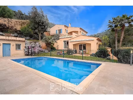 maison de luxe à vendre à la roquette-sur-siagne