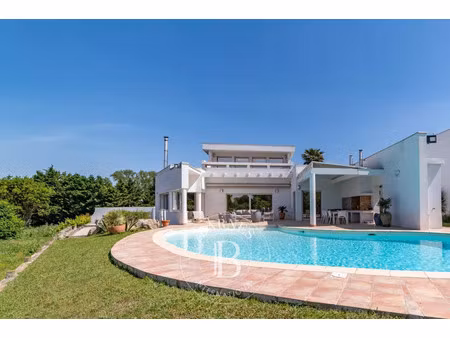 villa de luxe à vendre dans le quartier nord