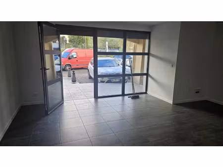 location commerce 4 pièces 77 m² à ajaccio (20000)