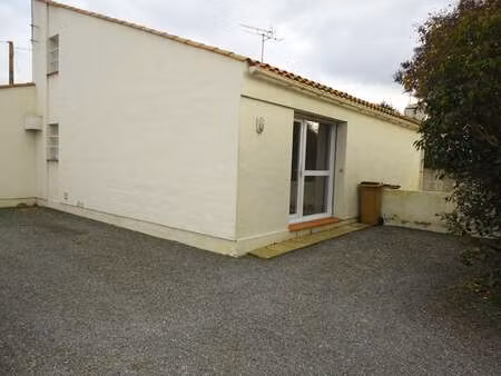 location appartement 2 pièces à challans (85300) : à louer 2 pièces / 41m² challans