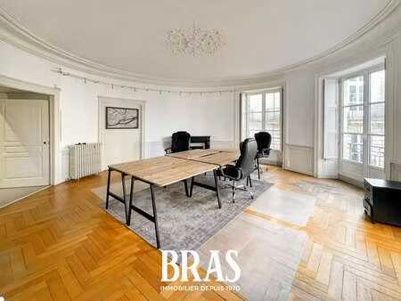 location bureaux et commerces à nantes centre ville (44000) : à louer / 130m² nantes centr