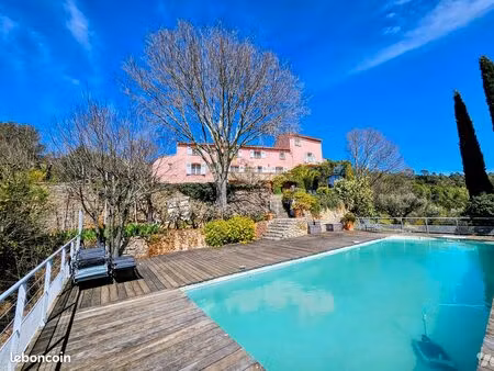 propriété 11 pièces 360 m²