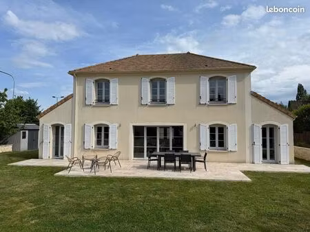 maison 5 pièces 160 m²