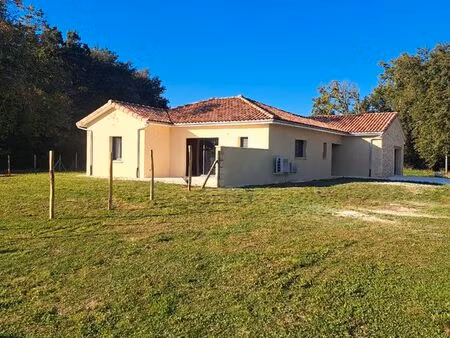 maison récente meublée 85 m² – vue vallée – terrain 3000 m²