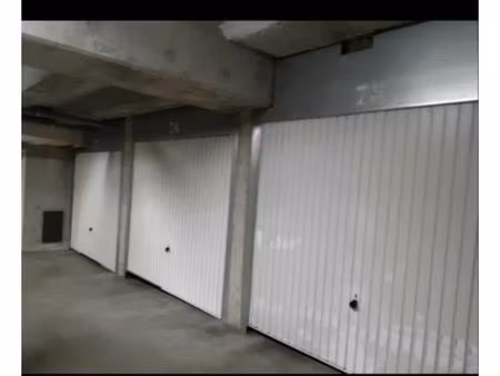 location d'un assez grand box de 15m2