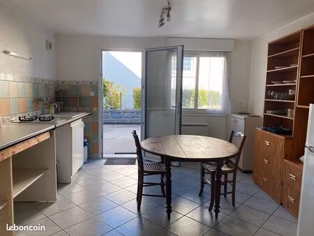 studio 1 pièce 28 m²