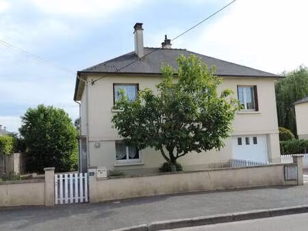 vente maison à évron (53600) : à vendre / 86m² évron