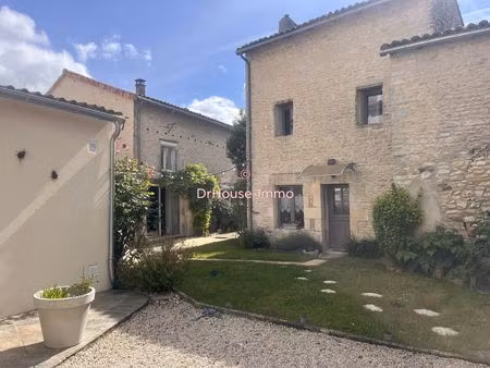 neuville-de-poitou belle propriété de 7 pièces de 220 m²  avec en plus une maison t3 de 70