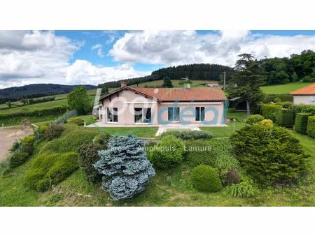 villa de plain-pied sur 2497m2 de terrain