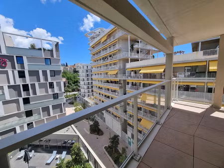 f3 - la plaine meridia - dernier etage avec terrasse + parki