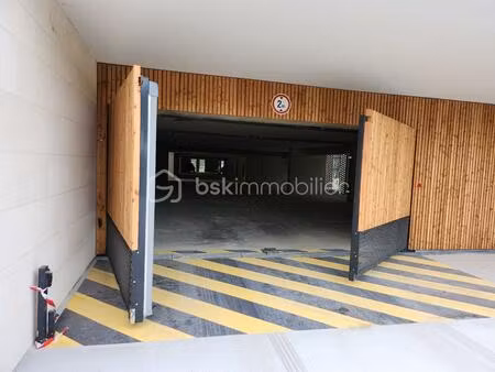 parking de 13 m² à bruges
