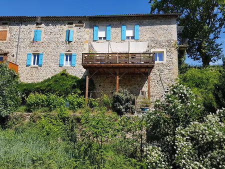 ardeche : authentique maison de pays de 132 m²  quatre chambres  exposition plein sud.