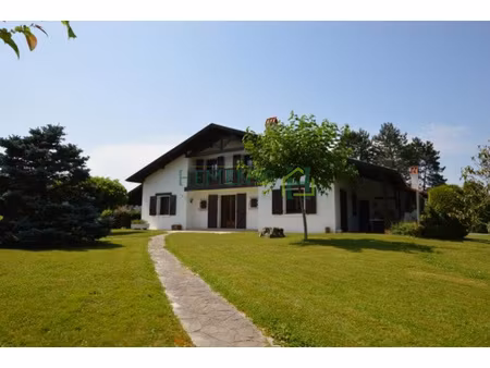 proche sauveterre et st palais