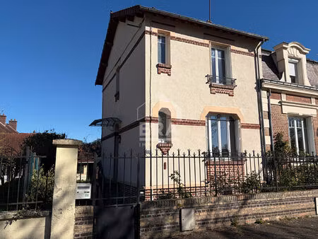 limitrophe noyon  secteur recherché
