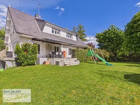 maison familiale avec magnifique jardin