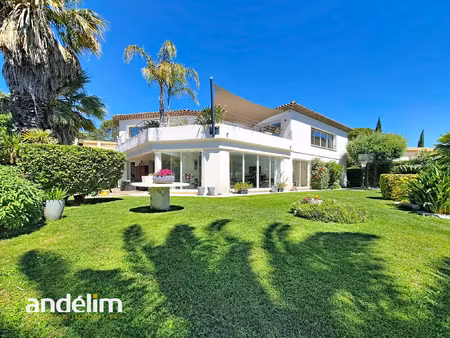maison 7 pièces 305m2
