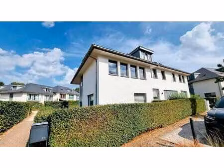 jolie maison 3 façades de 178m² - bella vita waterloo