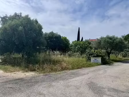 vente terrain 300 m² à châteauneuf-les-martigues (13220)  179 900 €