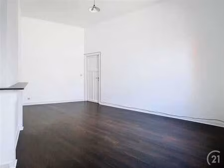 bâtiment mixte  faire offre à partir de 180 000 €