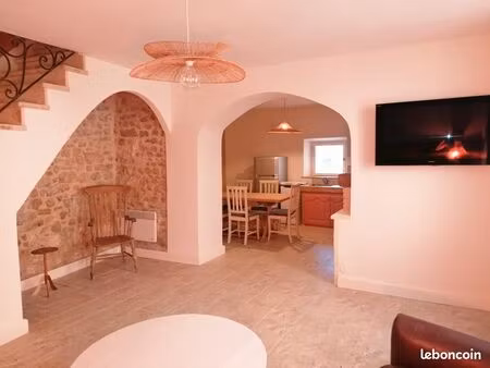 superbe maison meublé 4 chb face aux arènes