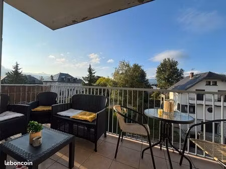 superbe t2 lumineux avec balcon et cave hyper-centre la motte-servolex