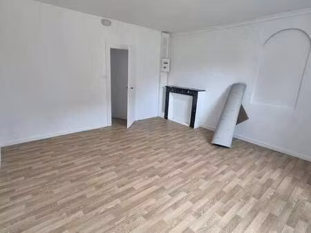 location appartement t1 à savigné-l'évêque (72460) : à louer t1 / 30m² savigné-l'évêque