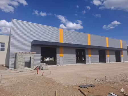 vente locaux professionnels à tignieu-jameyzieu (38230)  2 300 000 €