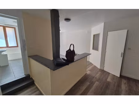 location appartement  m² t-1 à oissel  528 €