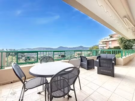 appartement d'exception dans domaine prive poste de controle 2 piscines tennis club fitnes
