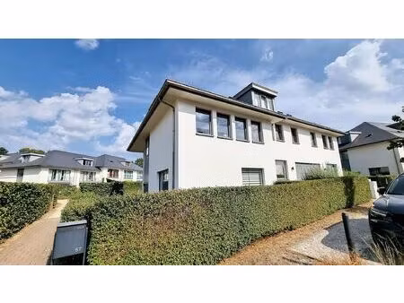 maison à louer avec terrasse et jardin   waterloo (vbe23955)