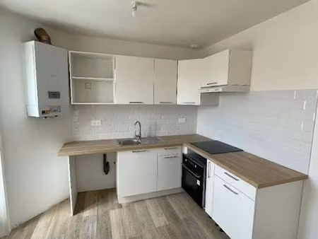 location appartement 3 pièces 50 m² à angouleme (16000)  650 €