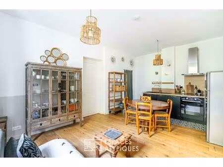 appartement rénové et meublé avec extérieur et stationnement à albigny sur saône