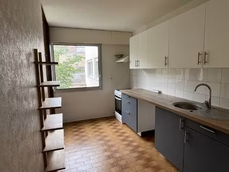 appartement t2 lumineux de 60 m² – centre-ville – rue lamar