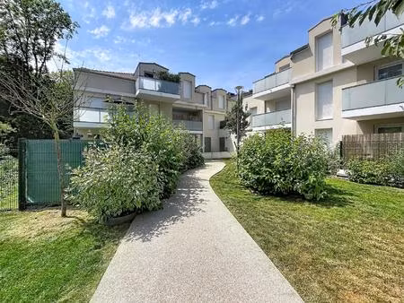 magnifique appartement 2 pièces récent avec balcon