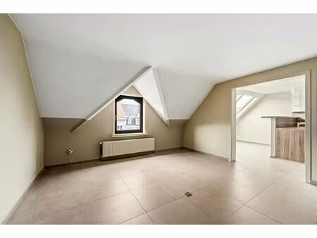dakappartement (81m²) met 1 slaapkamer in centrum roeselare