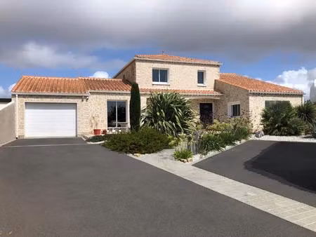 belle maison a brem sur mer