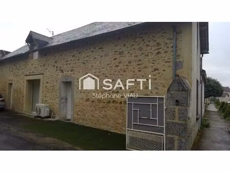 ensemble de 2 maisons de bourg de 165 m2 et 75 m2 ; 4 chambres  piscine  cave et dépendanc