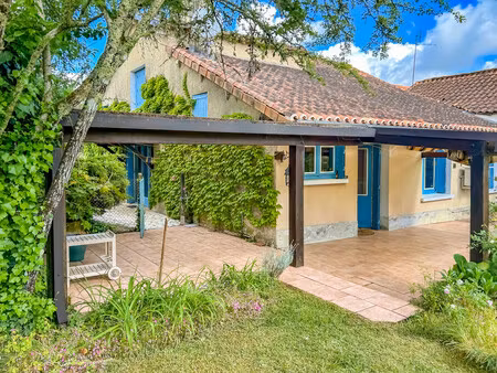 maison à vendre à vallereuil (24190) - dordogne