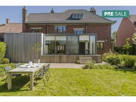 karaktervolle burgerwoning met charmante tuin in wevelgem