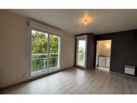 location appartement  m² t-1 à la riche  450 €