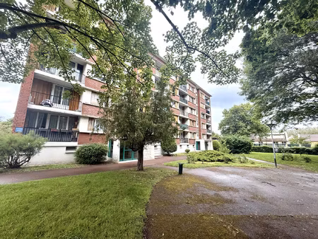 appartement 4 pièces avec balcon et cave proche rer  futur m