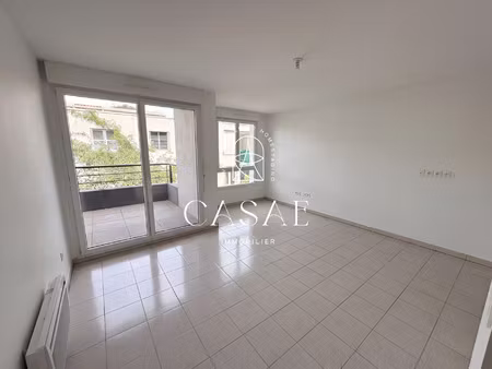 idéal investissement locatif studio/ t1 avec balcon et par